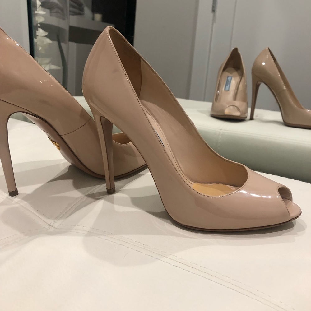 Prada nude patent peep toe - Picture 2 of 4